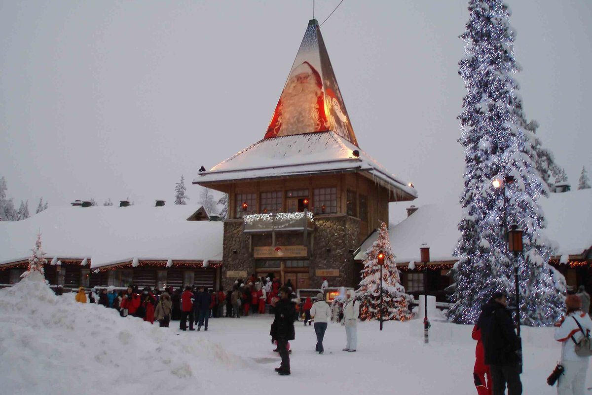 The post office and square of Santa Claus Village